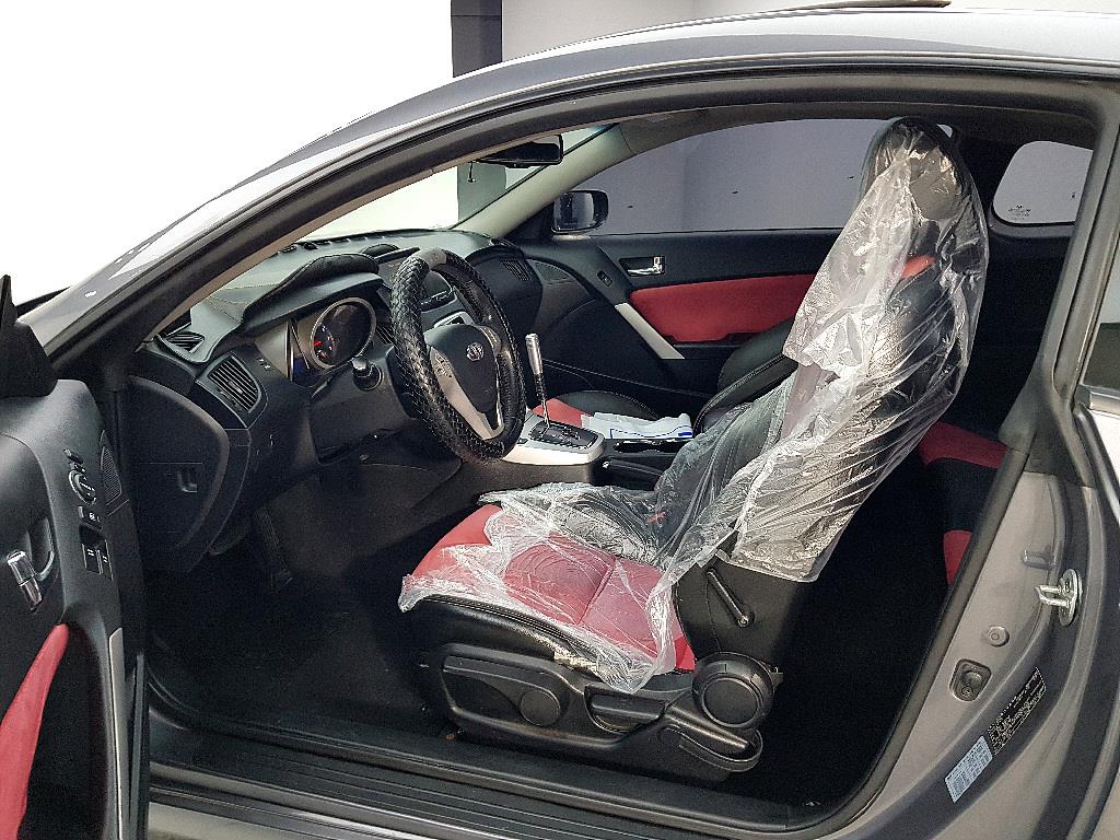 HYUNDAI Genesis - Vista 8