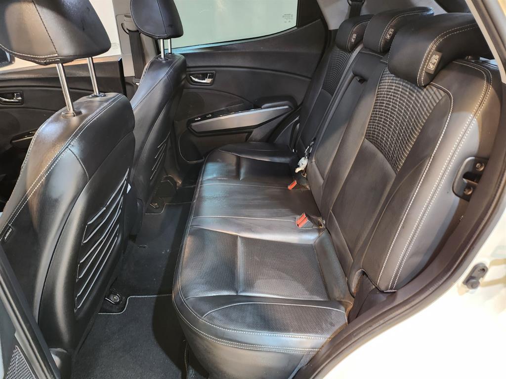 Ssangyong Tivoli - Vista 7