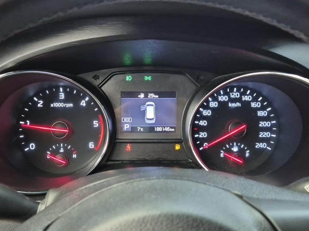 KIA Carnival - Vista 6