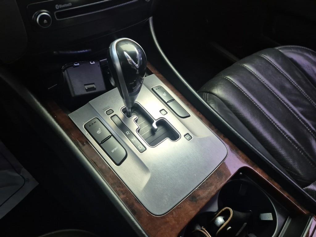 HYUNDAI Equus - Vista 8