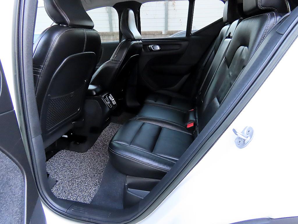 Volvo XC40 - Vista 6