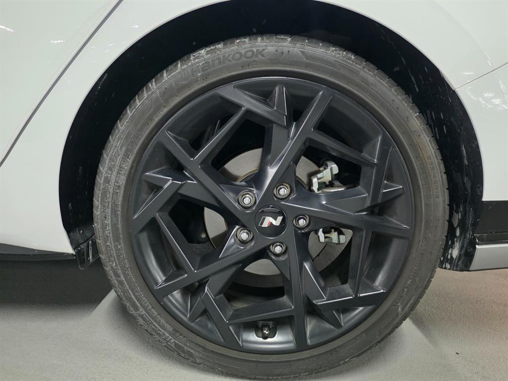 HYUNDAI Avante - Vista 5