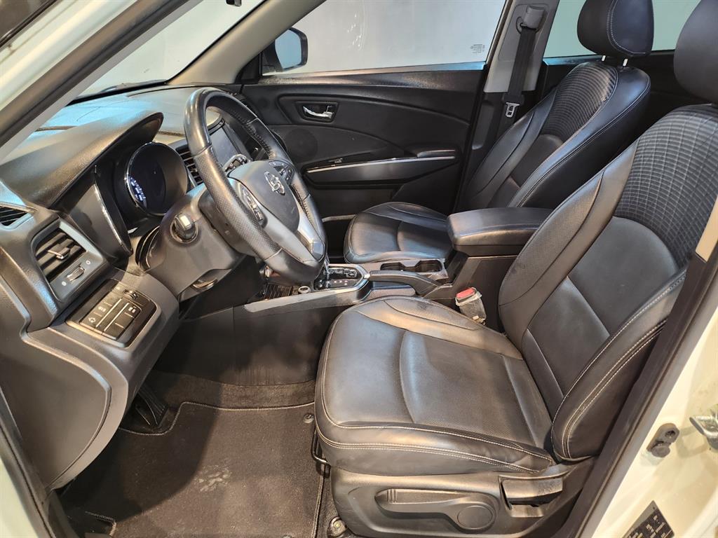 Ssangyong Tivoli - Vista 11