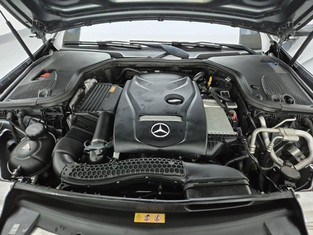 Mercedes Benz E class - Vista 5