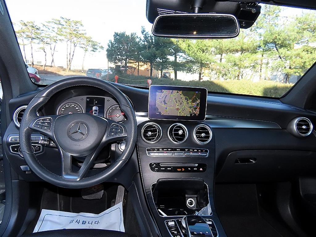 Mercedes Benz GLC Class - Vista 7