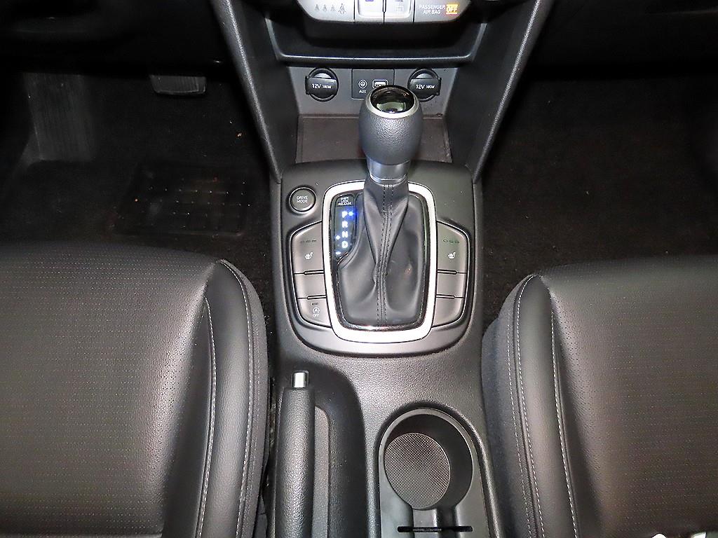 HYUNDAI Kona - Vista 12