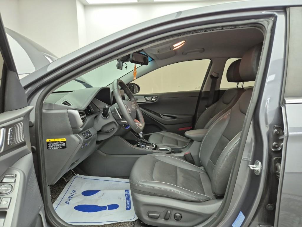 HYUNDAI Ioniq - Vista 11