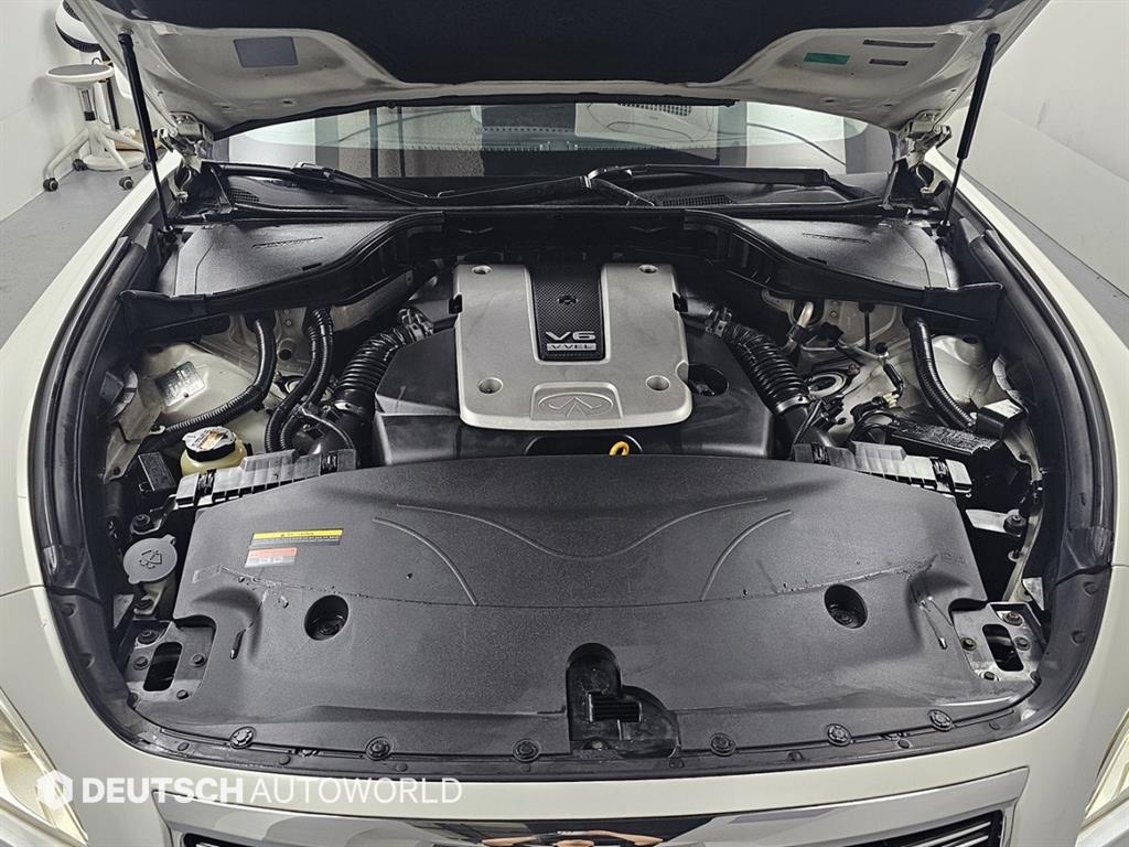 Infiniti M - Vista 6