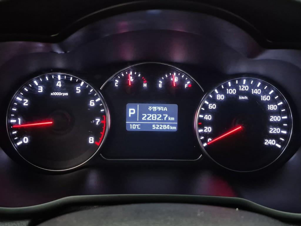 KIA Carens - Vista 7