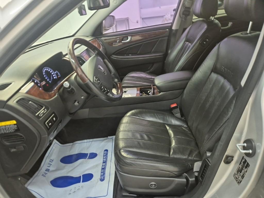 HYUNDAI Equus - Vista 11