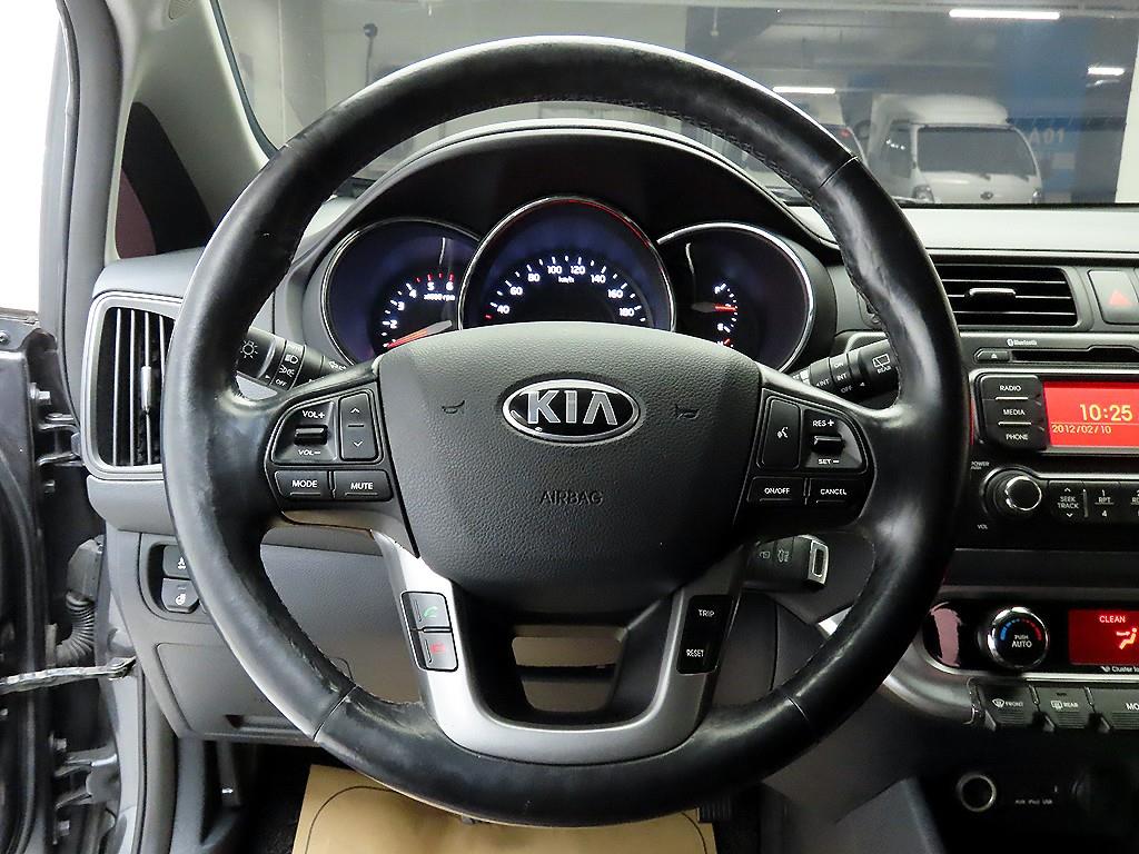 KIA Pride - Vista 7