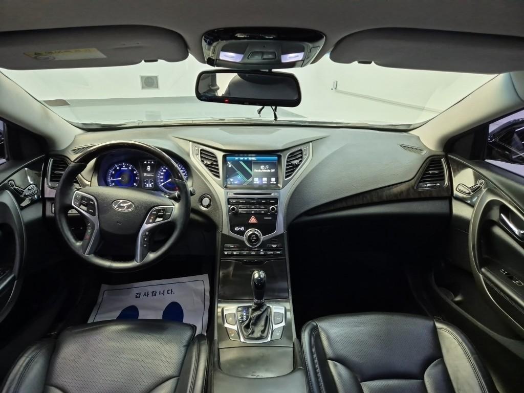 HYUNDAI Grandeur - Vista 7