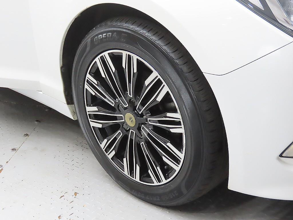 HYUNDAI Sonata - Vista 9