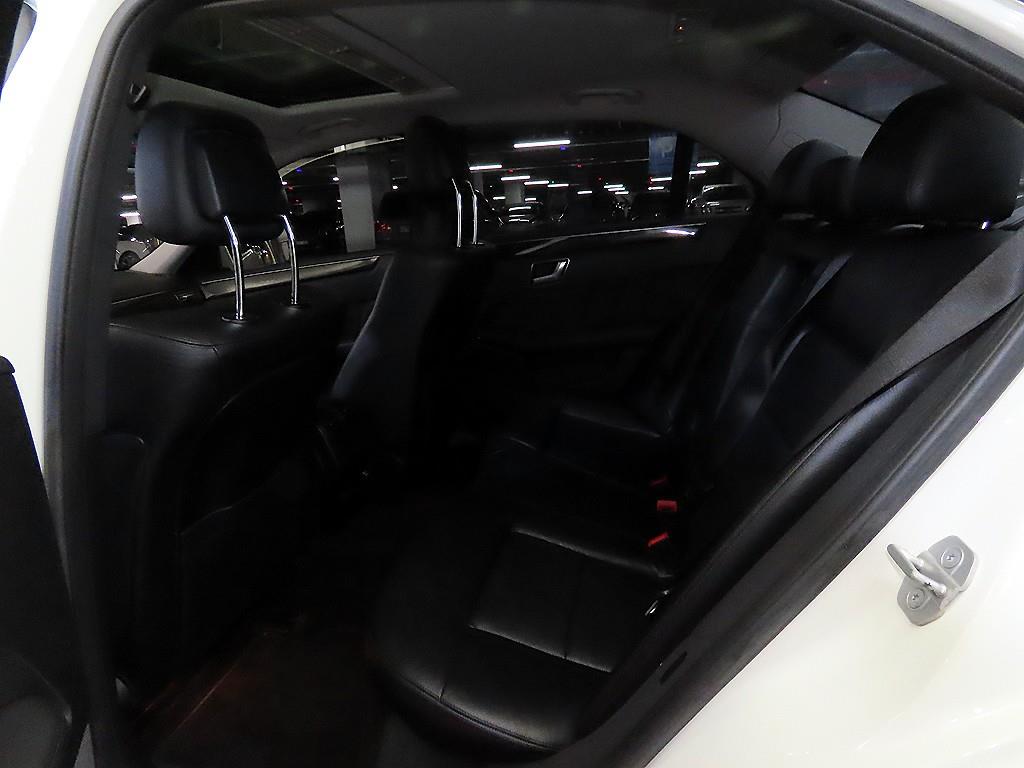 Mercedes Benz E class - Vista 7