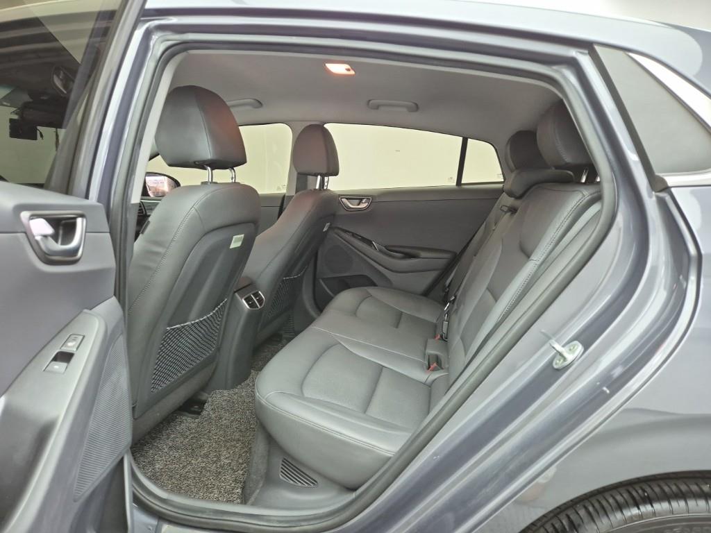 HYUNDAI Ioniq - Vista 12