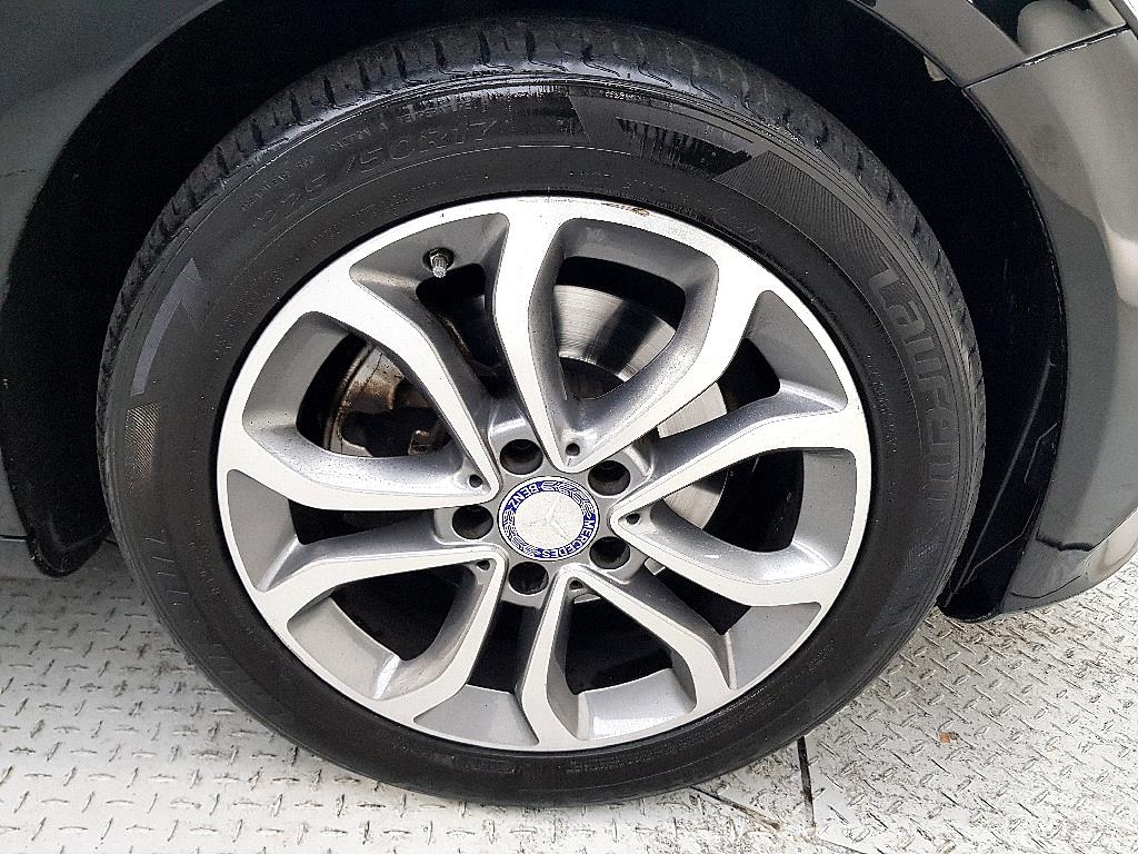 Mercedes Benz C Class 2018 Negro - Importación desde Corea - HF Imports Iquique - Foto 20