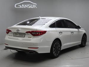 HYUNDAI Sonata - Vista 8