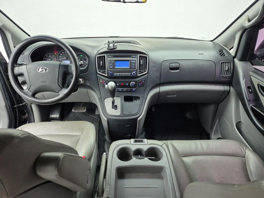 HYUNDAI Starex - Vista 5