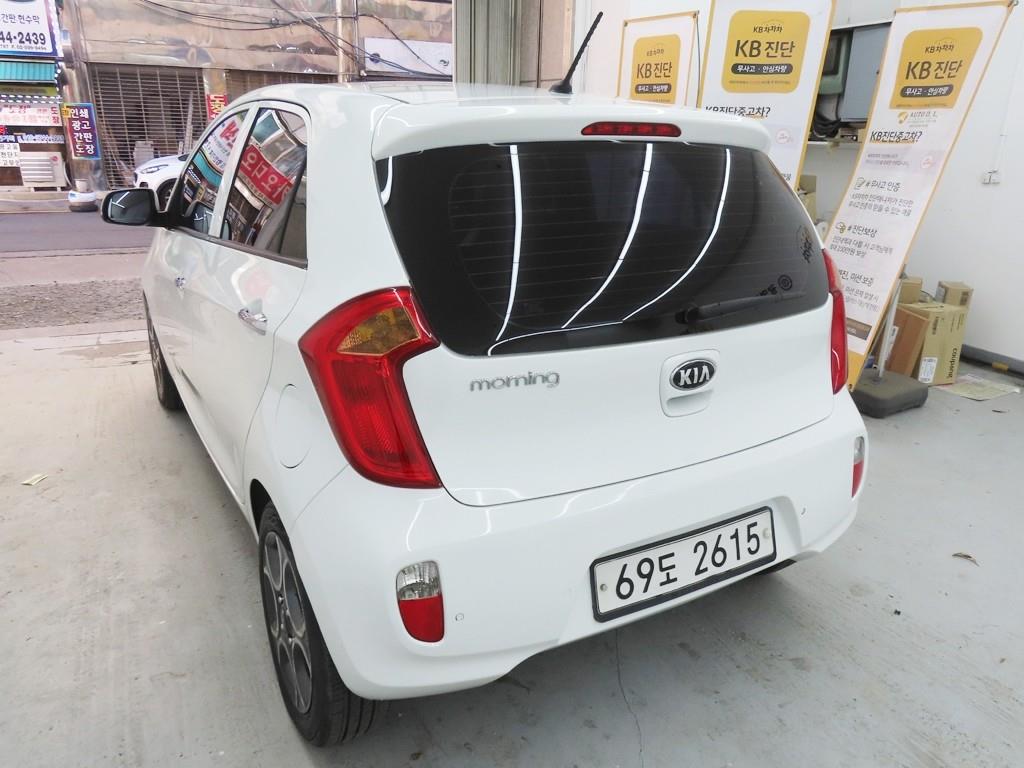 KIA Morning - Vista 4