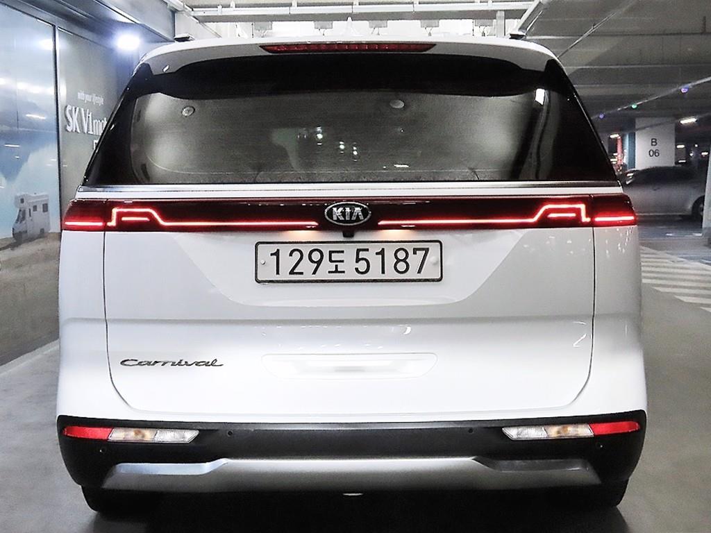 KIA Carnival - Vista 5