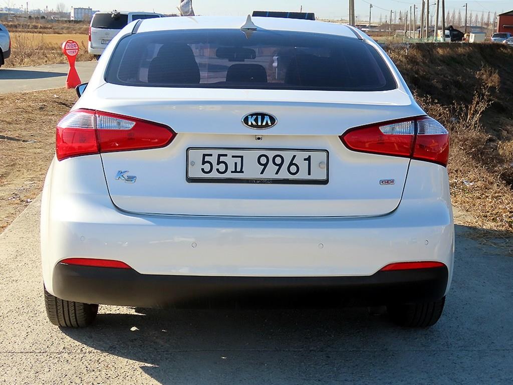 KIA K3 - Vista 4