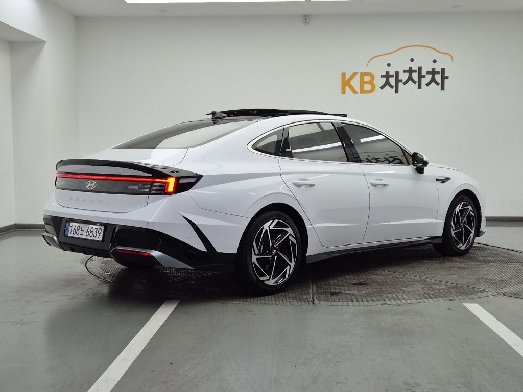 HYUNDAI Sonata - Vista 4