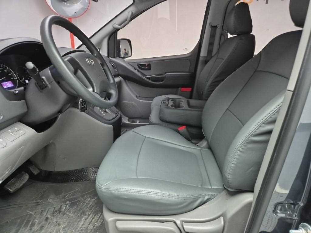 HYUNDAI Starex - Vista 11