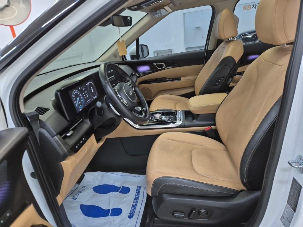 KIA Carnival - Vista 11