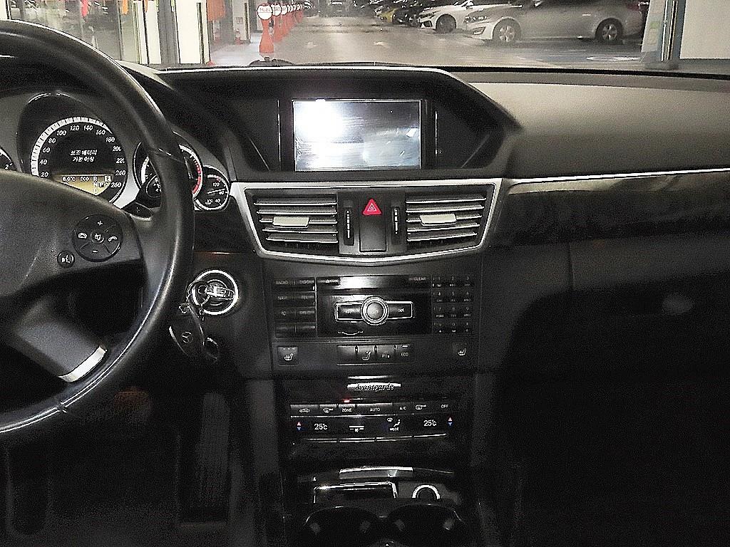 Mercedes Benz E class - Vista 11