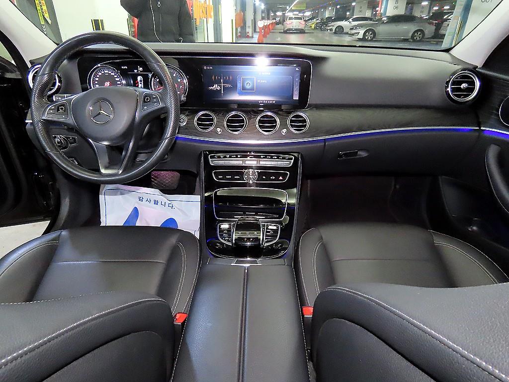 Mercedes Benz E class - Vista 10