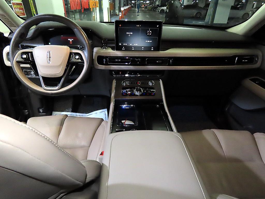 Lincoln Aviator - Vista 10