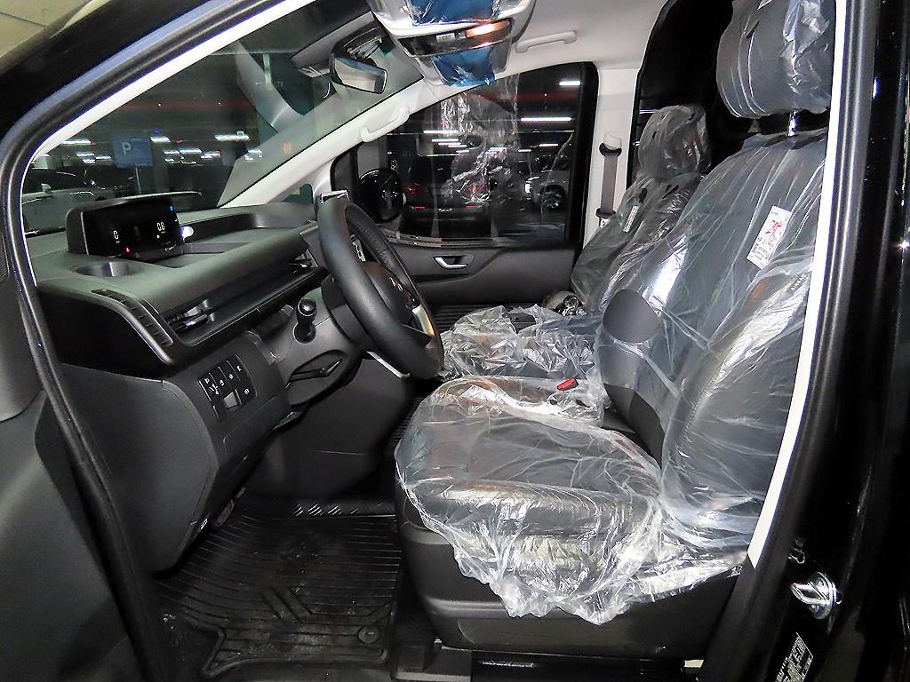 HYUNDAI Staria - Vista 6