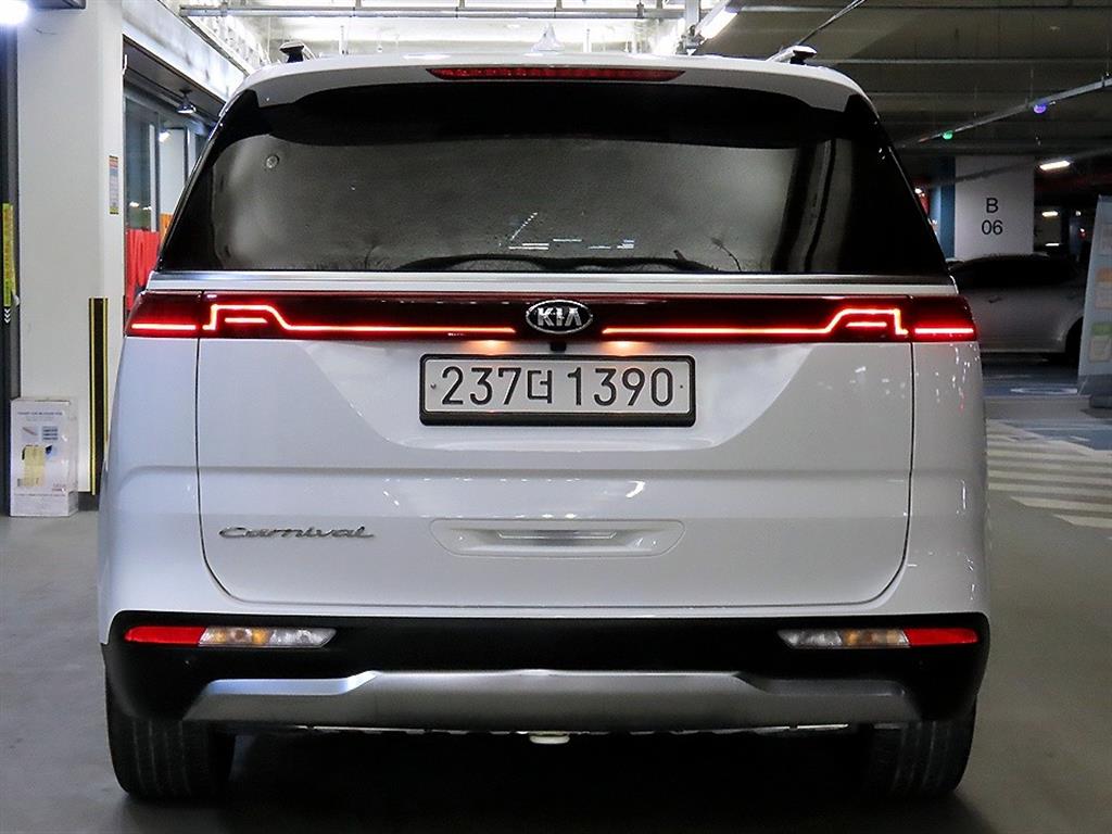 KIA Carnival - Vista 5