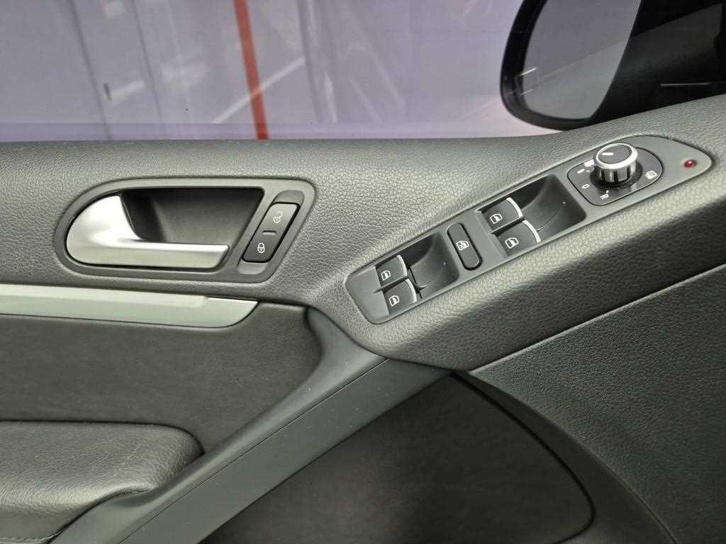 Volkswagen Tiguan 2015 Azul - Importación desde Corea - HF Imports Iquique - Foto 17