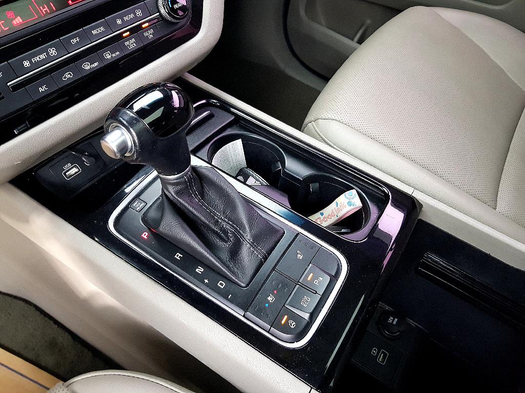 KIA Carnival - Vista 12