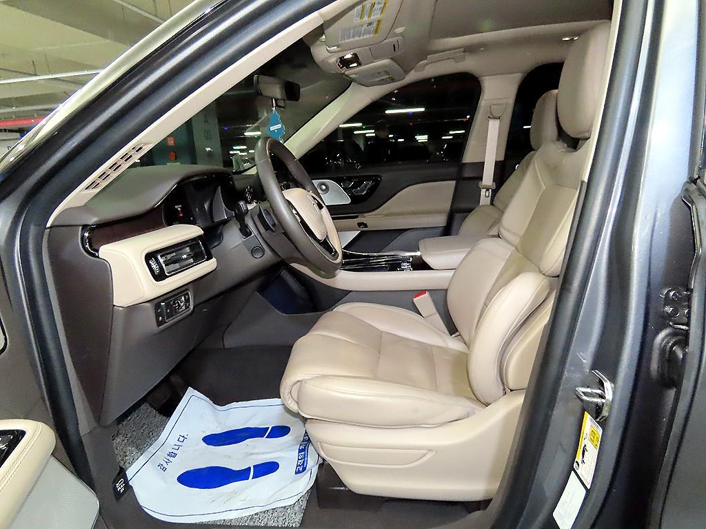 Lincoln Aviator - Vista 6