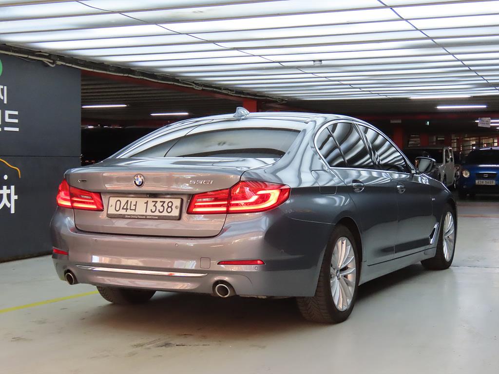 BMW 5 Series - Vista 4
