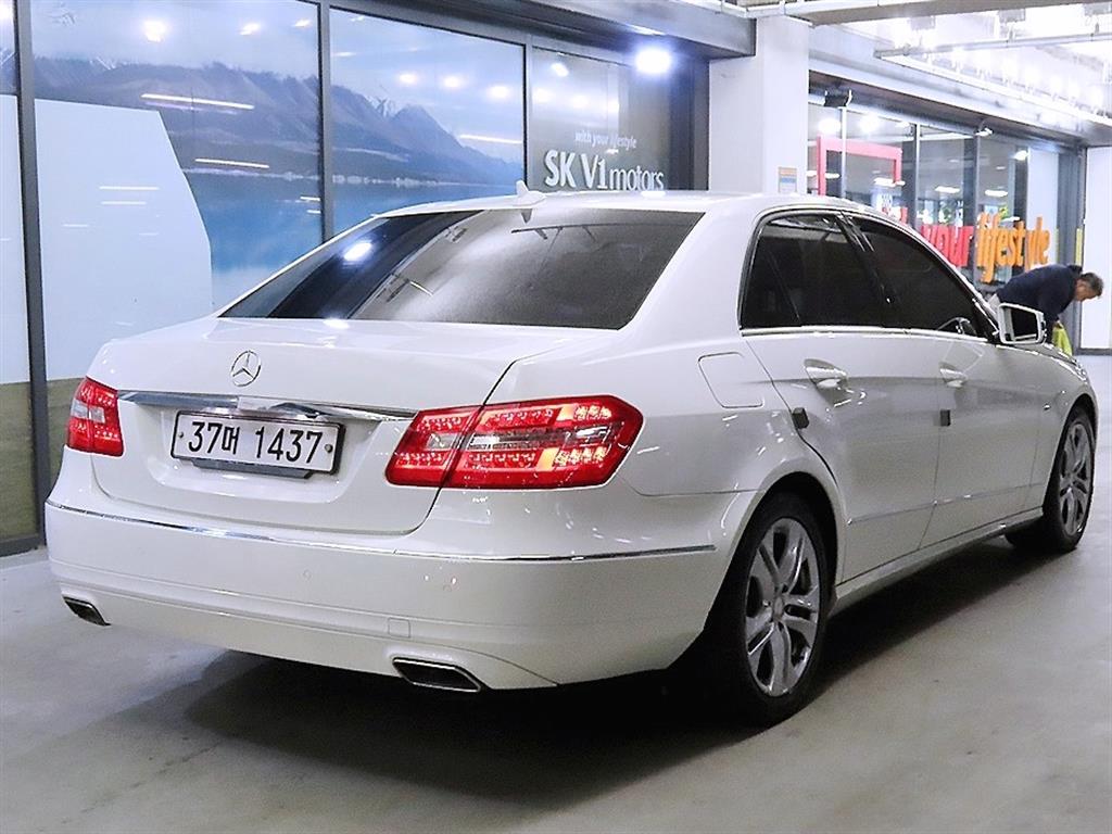 Mercedes Benz E class - Vista 4
