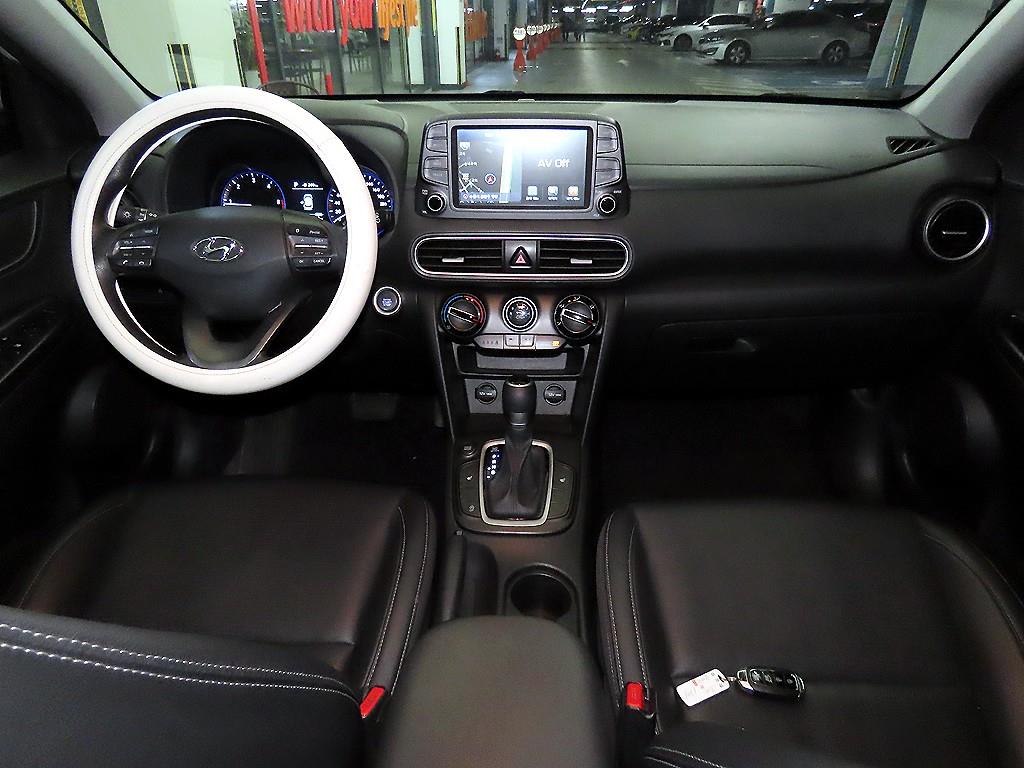 HYUNDAI Kona - Vista 10