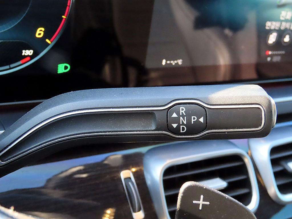 Mercedes Benz GLE Class - Vista 11