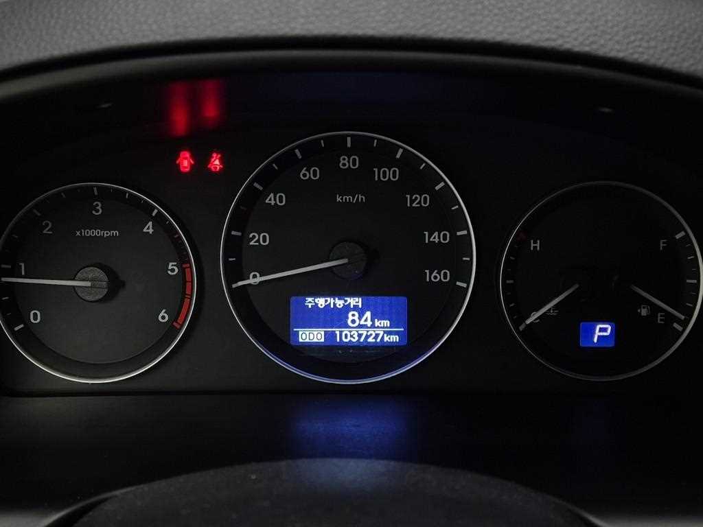 HYUNDAI Starex - Vista 6