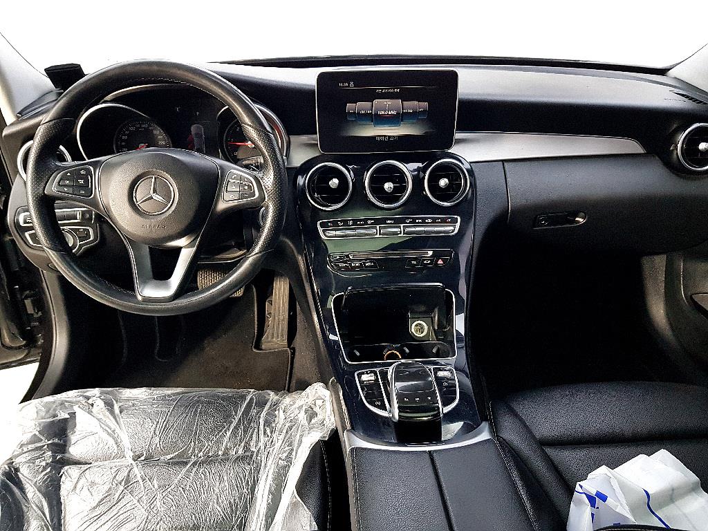 Mercedes Benz C Class - Vista 5