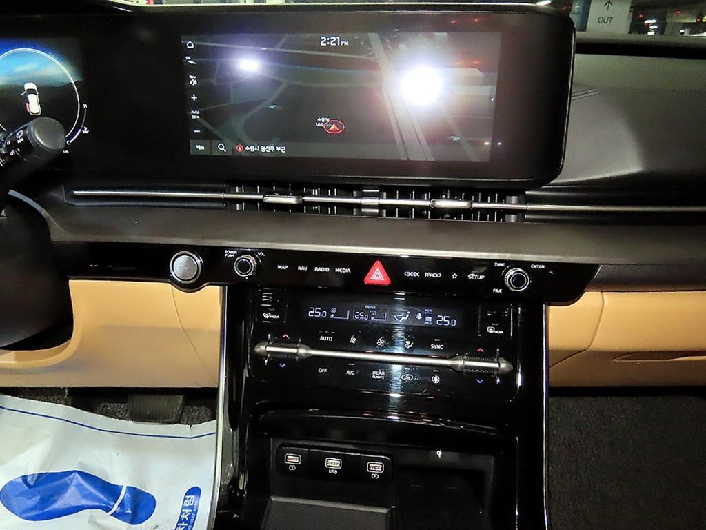 KIA Carnival - Vista 11