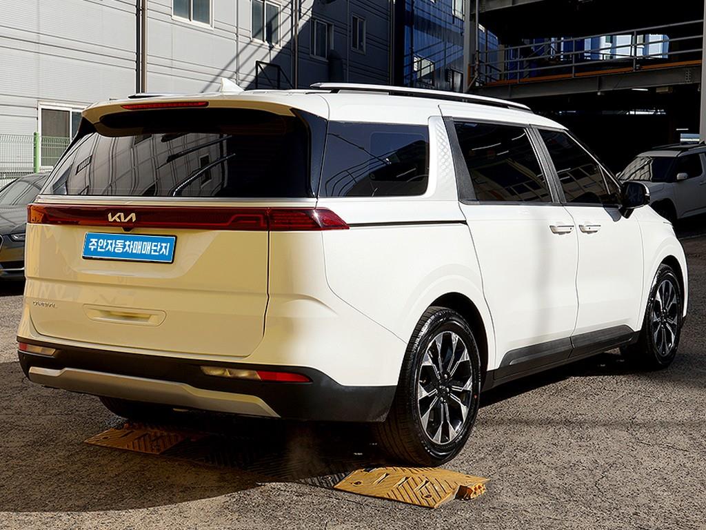 KIA Carnival - Vista 7