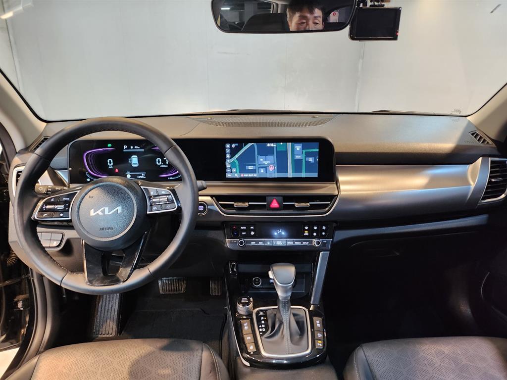 KIA Seltos - Vista 8