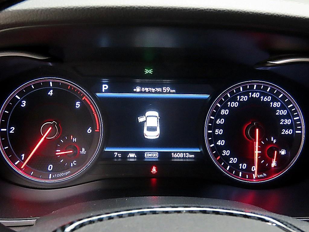 Genesis G70 - Vista 8