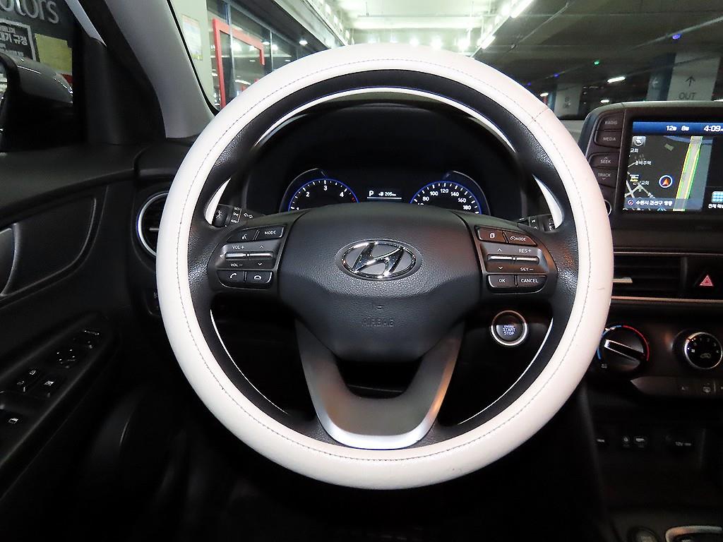 HYUNDAI Kona - Vista 8