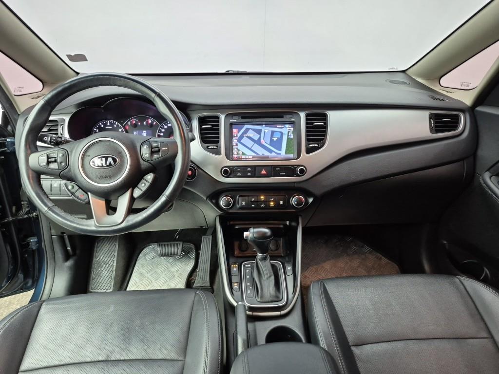 KIA Carens - Vista 5