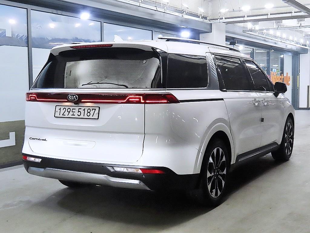 KIA Carnival - Vista 4