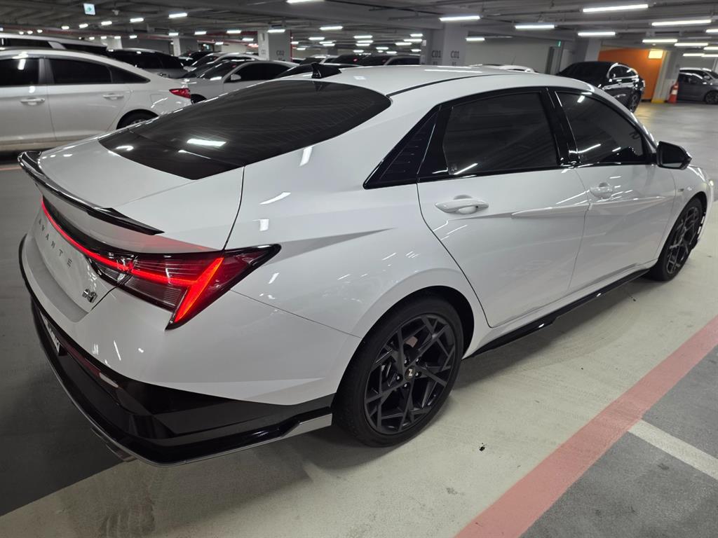 HYUNDAI Avante - Vista 4